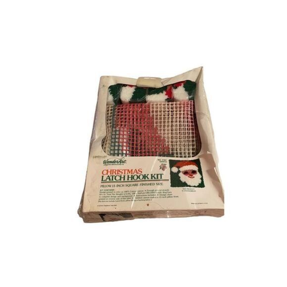 Vintage Santa Pillow Latchhook Kit - Picture 2 of 2